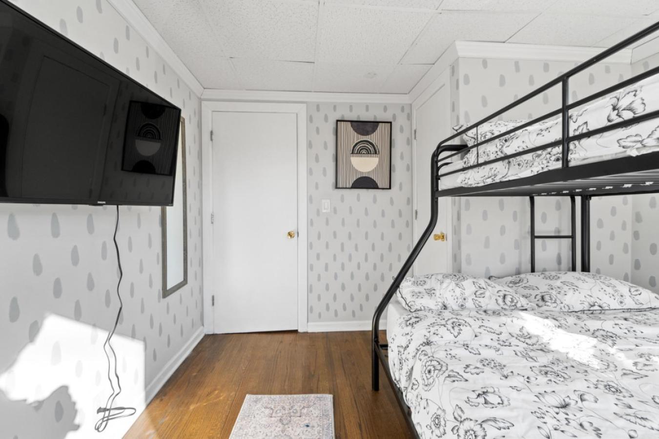Holiday home The Whimsical Estate Sleeps 16plus 20m To Nyc Free Parking New York City