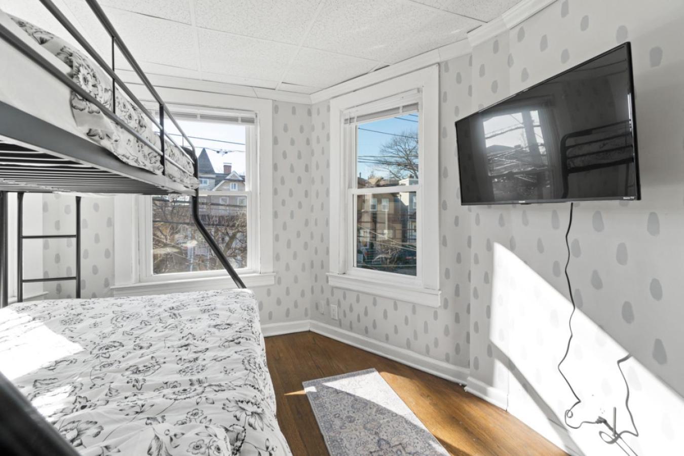 The Whimsical Estate Sleeps 16plus 20m To Nyc Free Parking * New York City