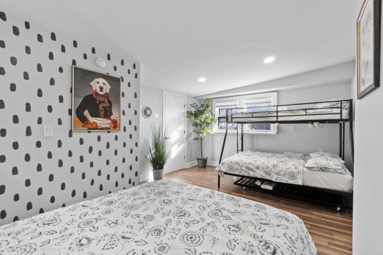 Holiday home The Whimsical Estate Sleeps 16plus 20m To Nyc Free Parking New York City
