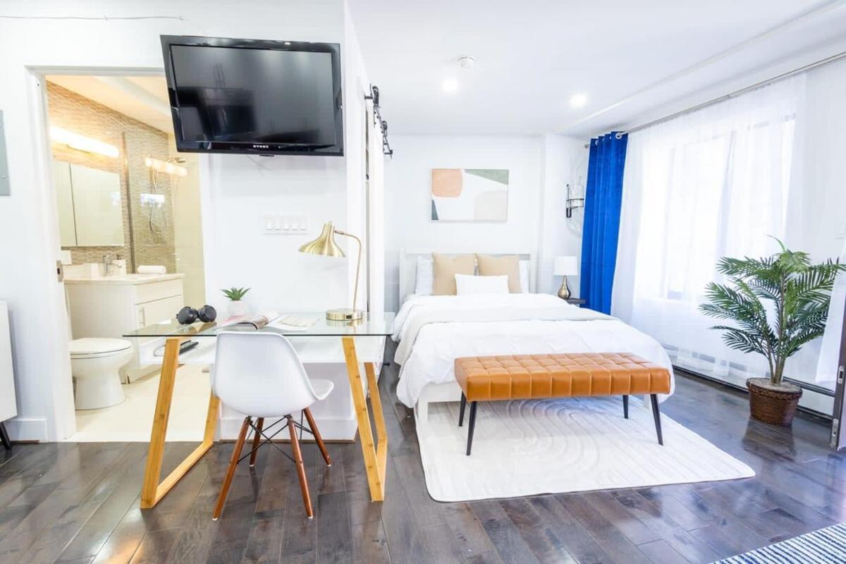 809-5b Luxury With A Private Balcony New York