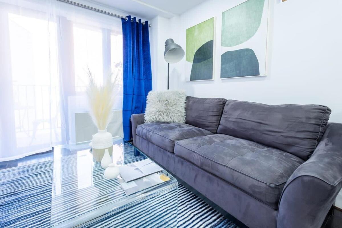 809-5b Luxury With A Private Balcony * New York