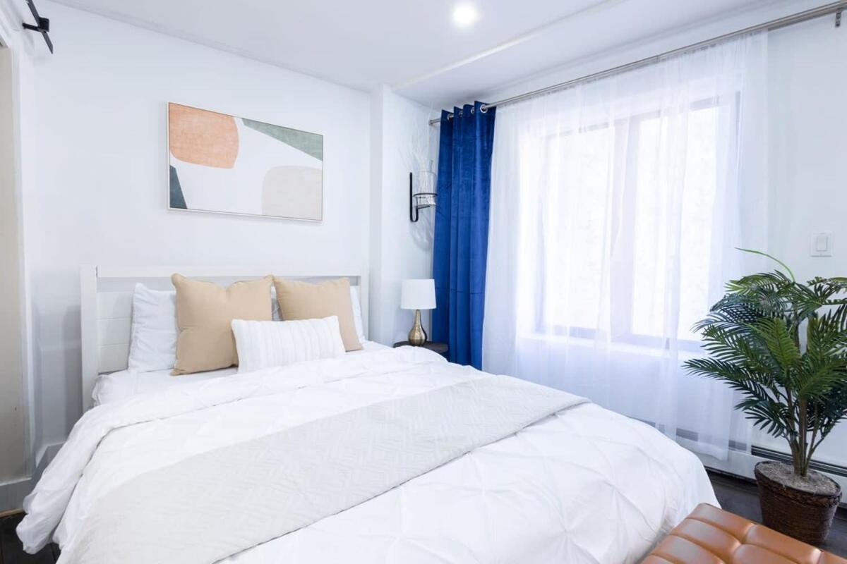 809-5b Luxury With A Private Balcony * New York