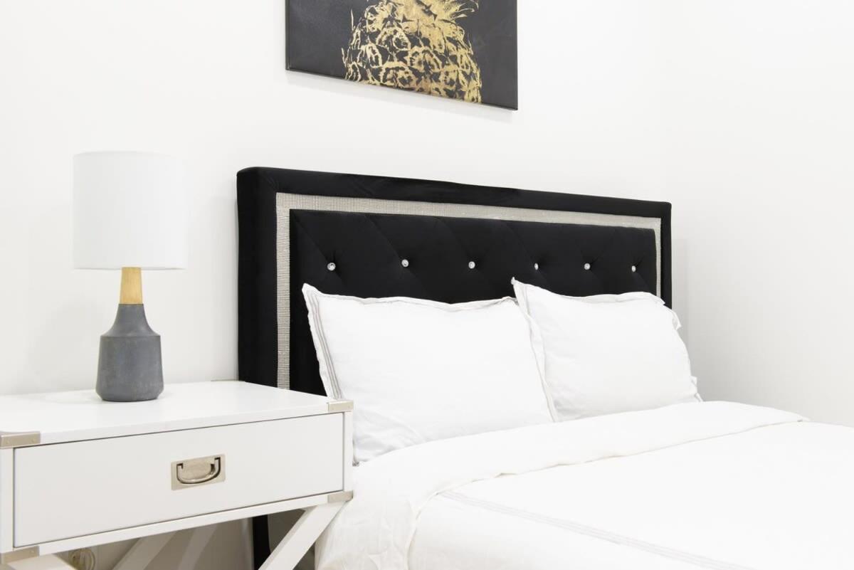 Lejlighed 75-4a Brand New 3br Prime Ues W&d In Unit *