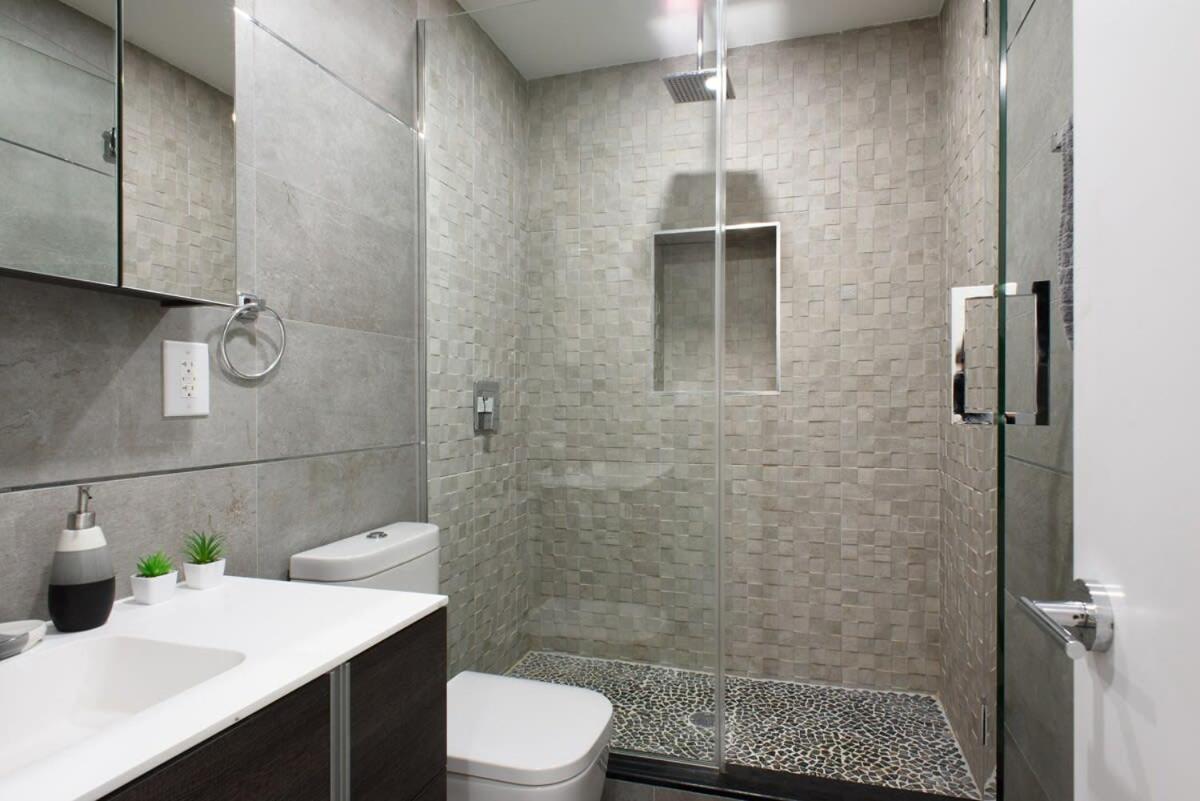 Lejlighed 75-4a Brand New 3br Prime Ues W&d In Unit