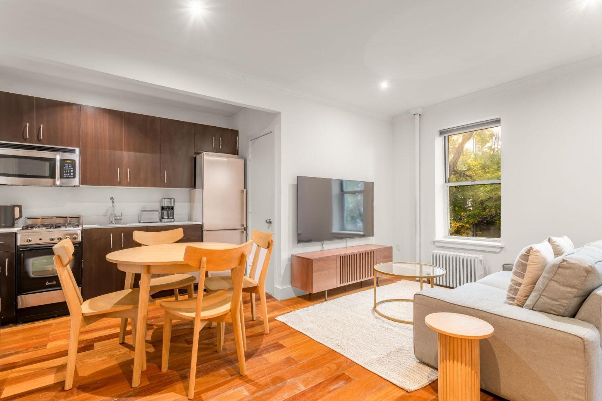 Charming East Village 3bedroom 2bath Near Tompkins Square Park *