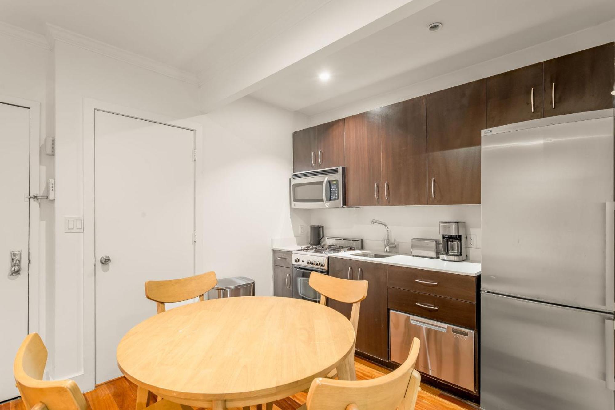Charming East Village 3bedroom 2bath Near Tompkins Square Park * New York