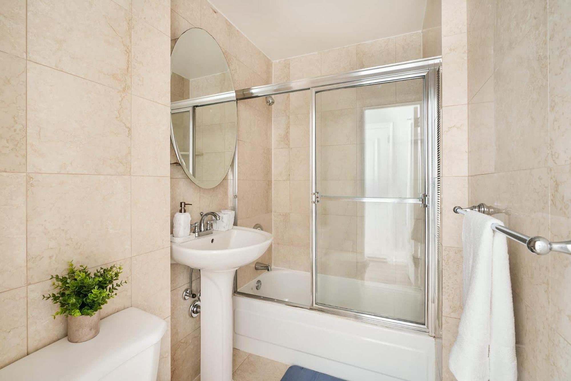 73-1504 Newly Reno Uws Doorman Gym Laundry Appartement New York