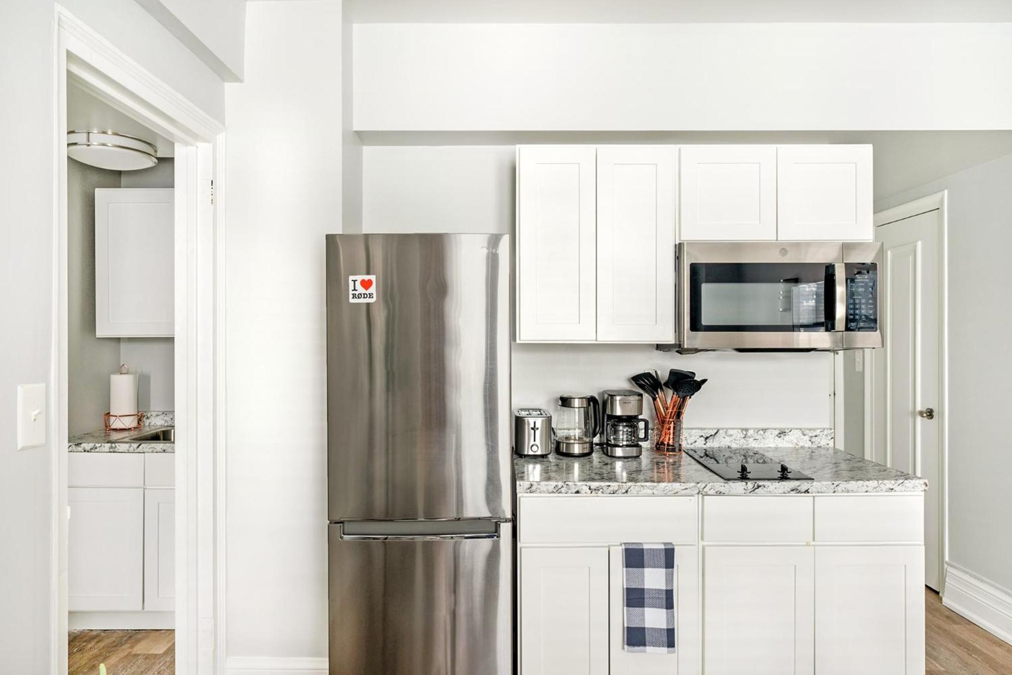 73-1406 New 1br 1bth Uws Doorman Gym * New York City