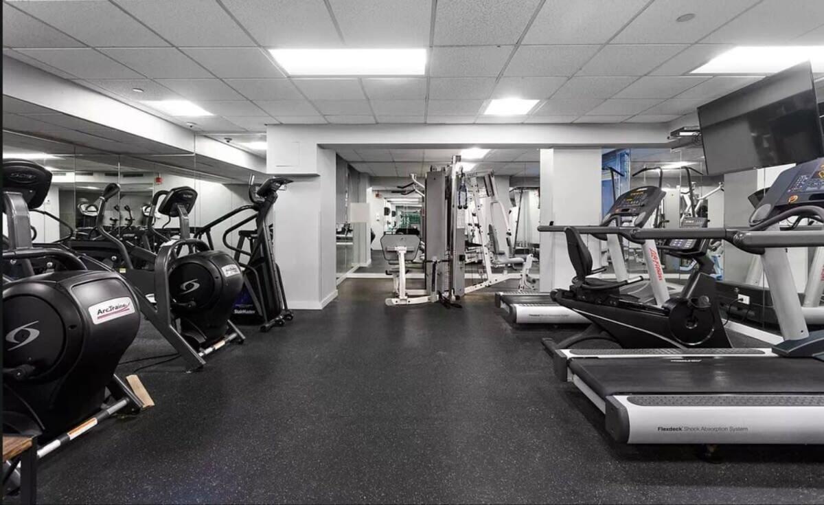 73-1120 New Uws Doorman Gym Appartement