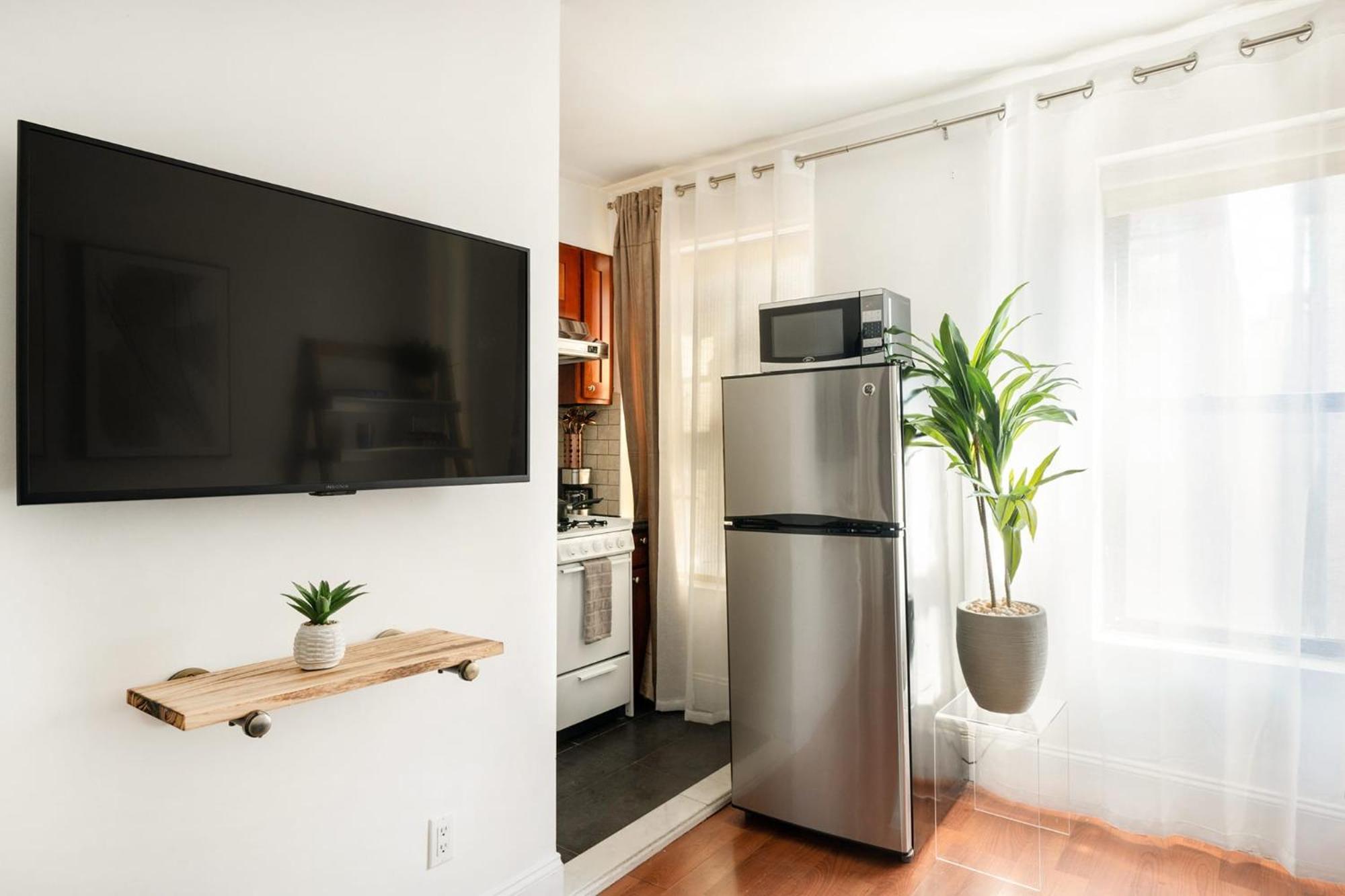 69-4d Trendy Lower East Side 1br Brand New *