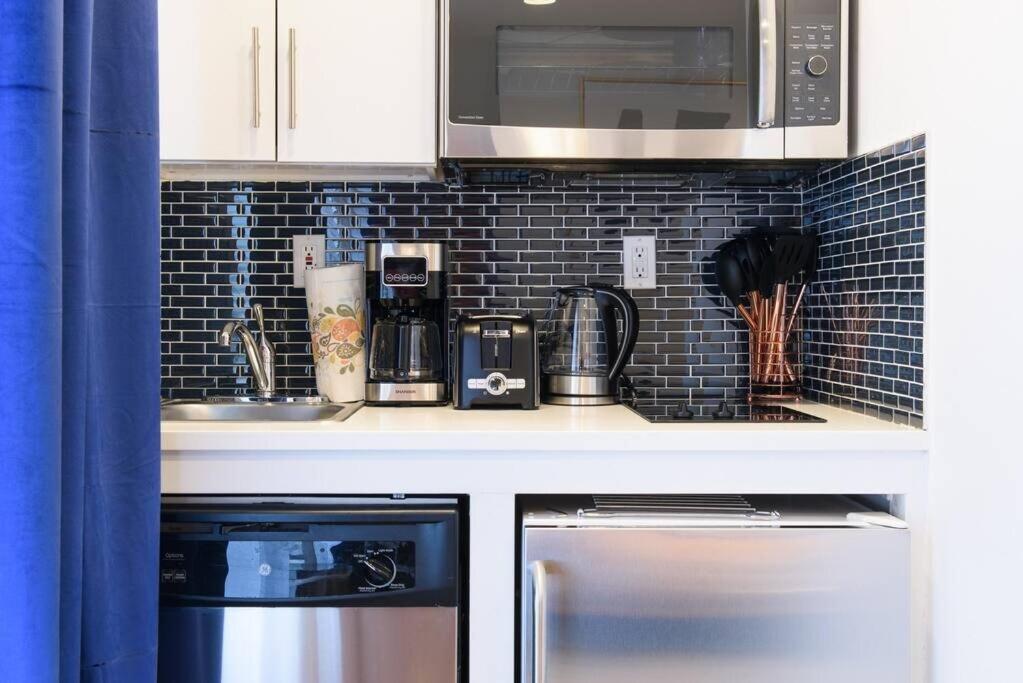 69-4a Quality New Prime Lower East 1br *