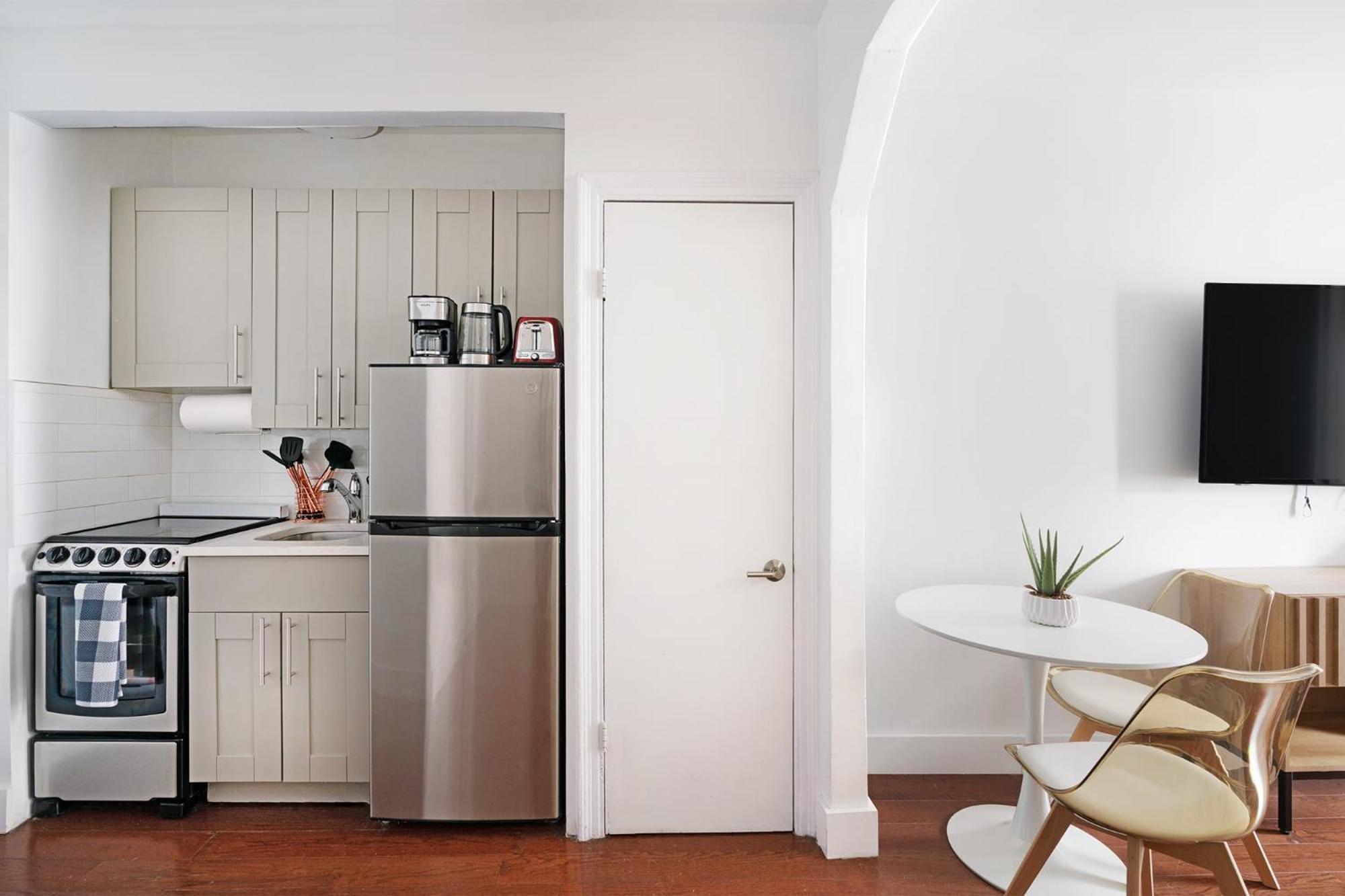 Appartement 444-4f Newly Furnished Elv 1br Hells Kitchen *