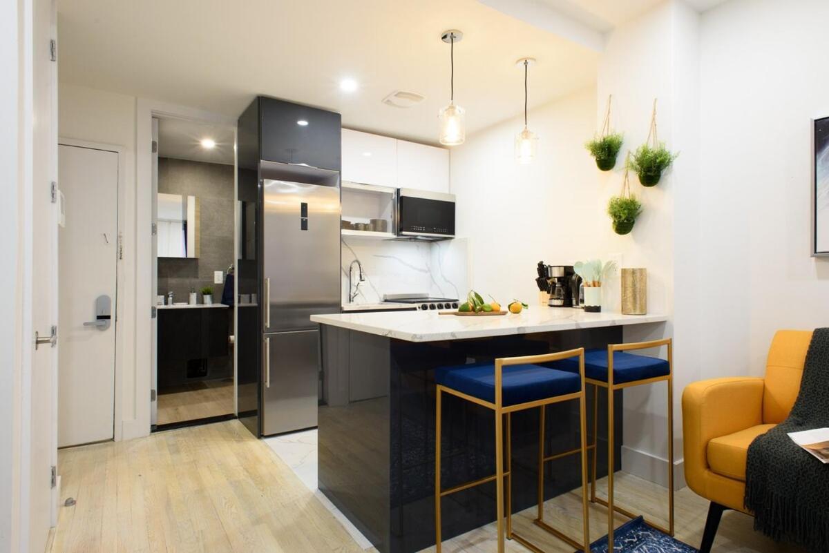 1597-9 Renovated Prime Ues Wd In Unit * New York