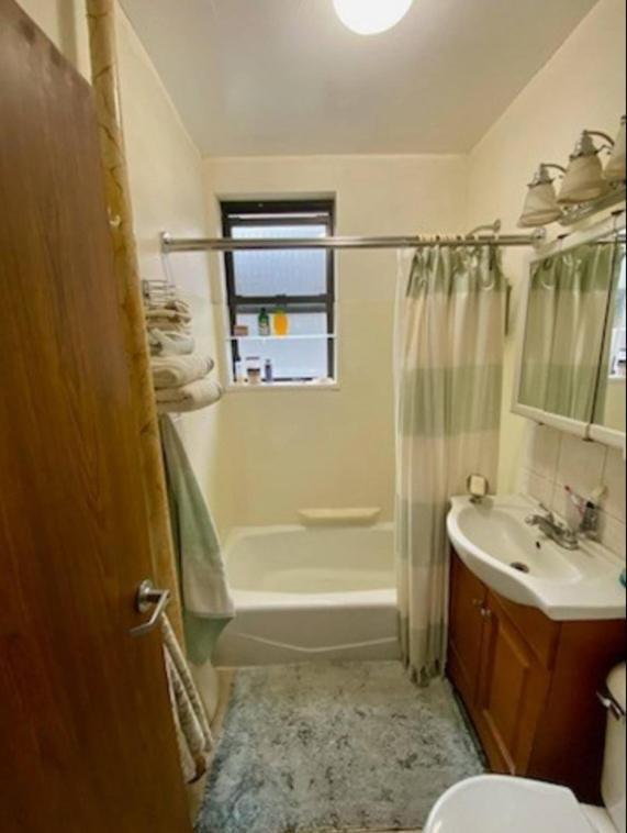 Large For 2 People Near Manhattan Séjour chez l'habitant *