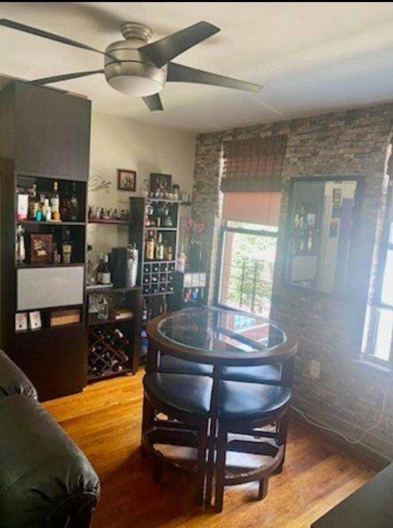 Large For 2 People Near Manhattan Séjour chez l'habitant *