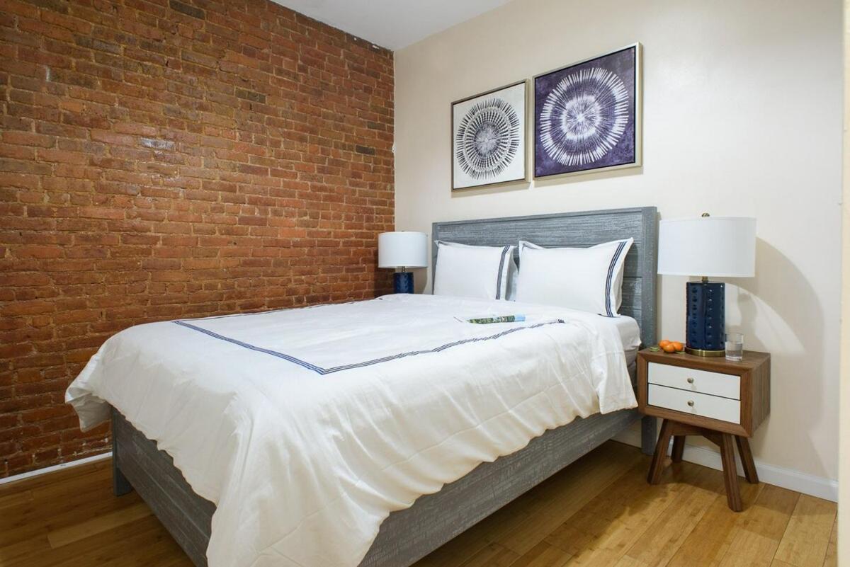 428-4r Prime Midtown Large 2 Bedroom Newly Furnished Appartement