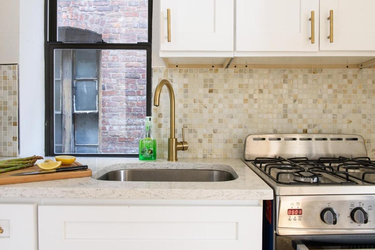 Appartement 428-4r Prime Midtown Large 2 Bedroom Newly Furnished *