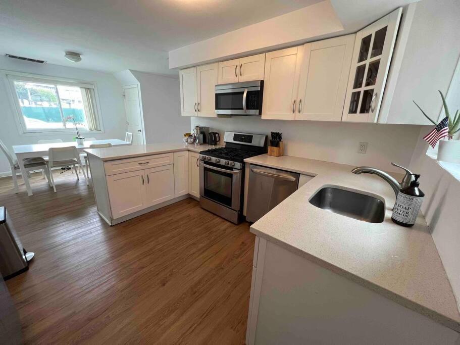 House 2car Parking Subway Jfk Usb Hébergement de vacances
