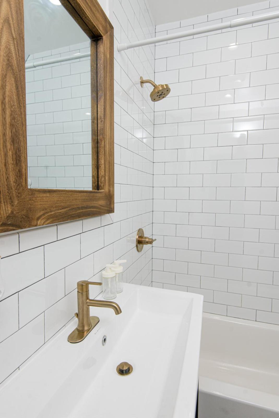 Bright & Spacious 3-bedroom In Vibrant Bushwick! Appartement *