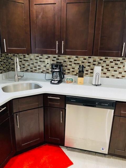 Dreamy 3 Bedroom 2 Baths Master * New York