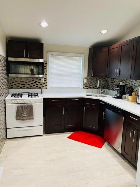 Apartment Dreamy 3 Bedroom 2 Baths Master *