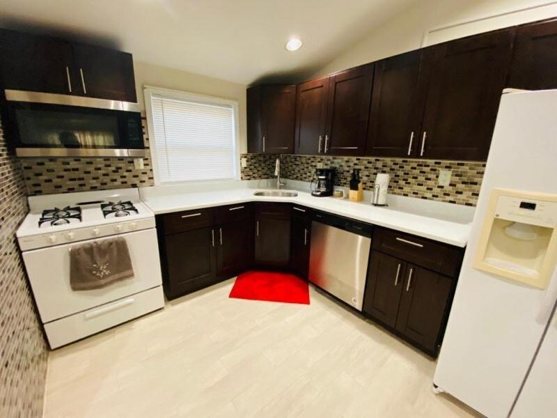 Dreamy 3 Bedroom 2 Baths Master