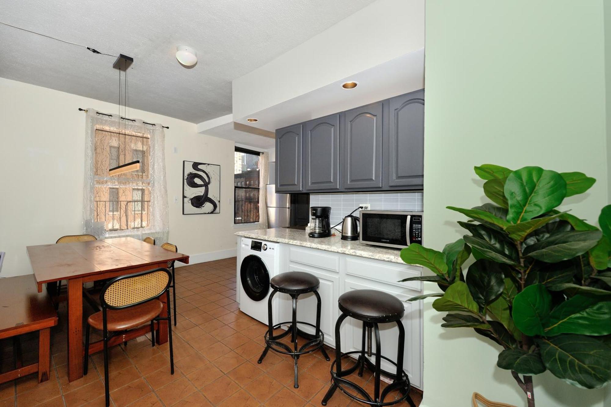 Apartamento 5 Bedroom 2 Bath Full Floor Midtown