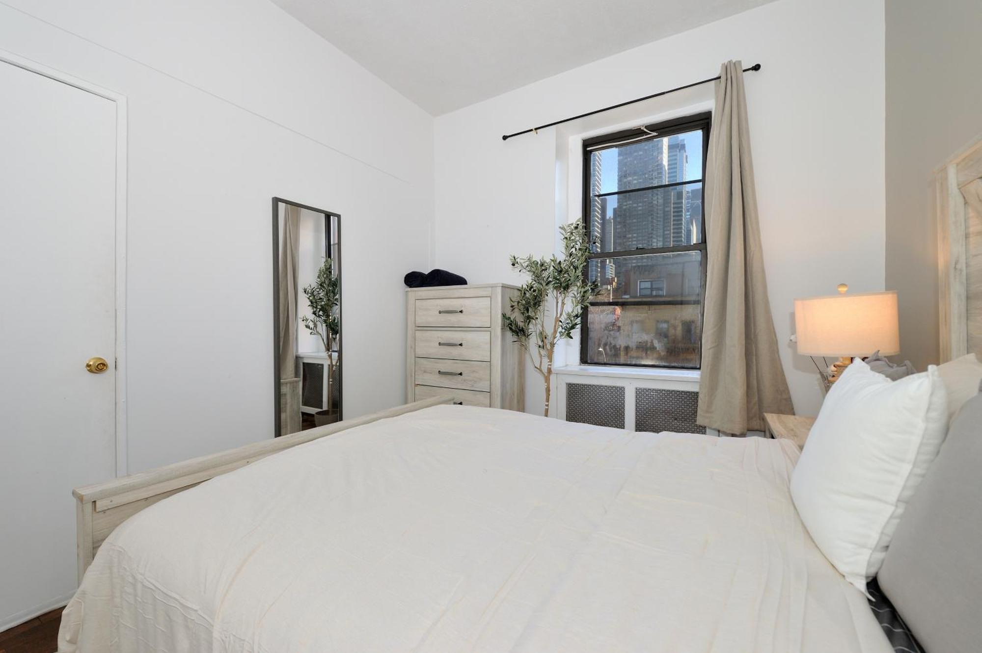 Apartamento 5 Bedroom 2 Bath Full Floor Midtown *