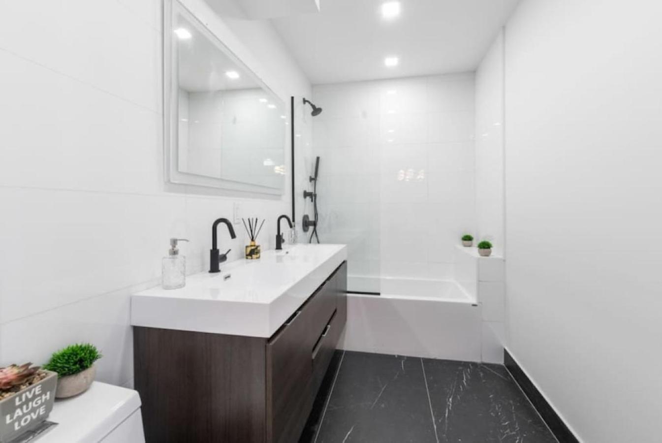 3br Penthouse With Massive Private Rooftop Appartement