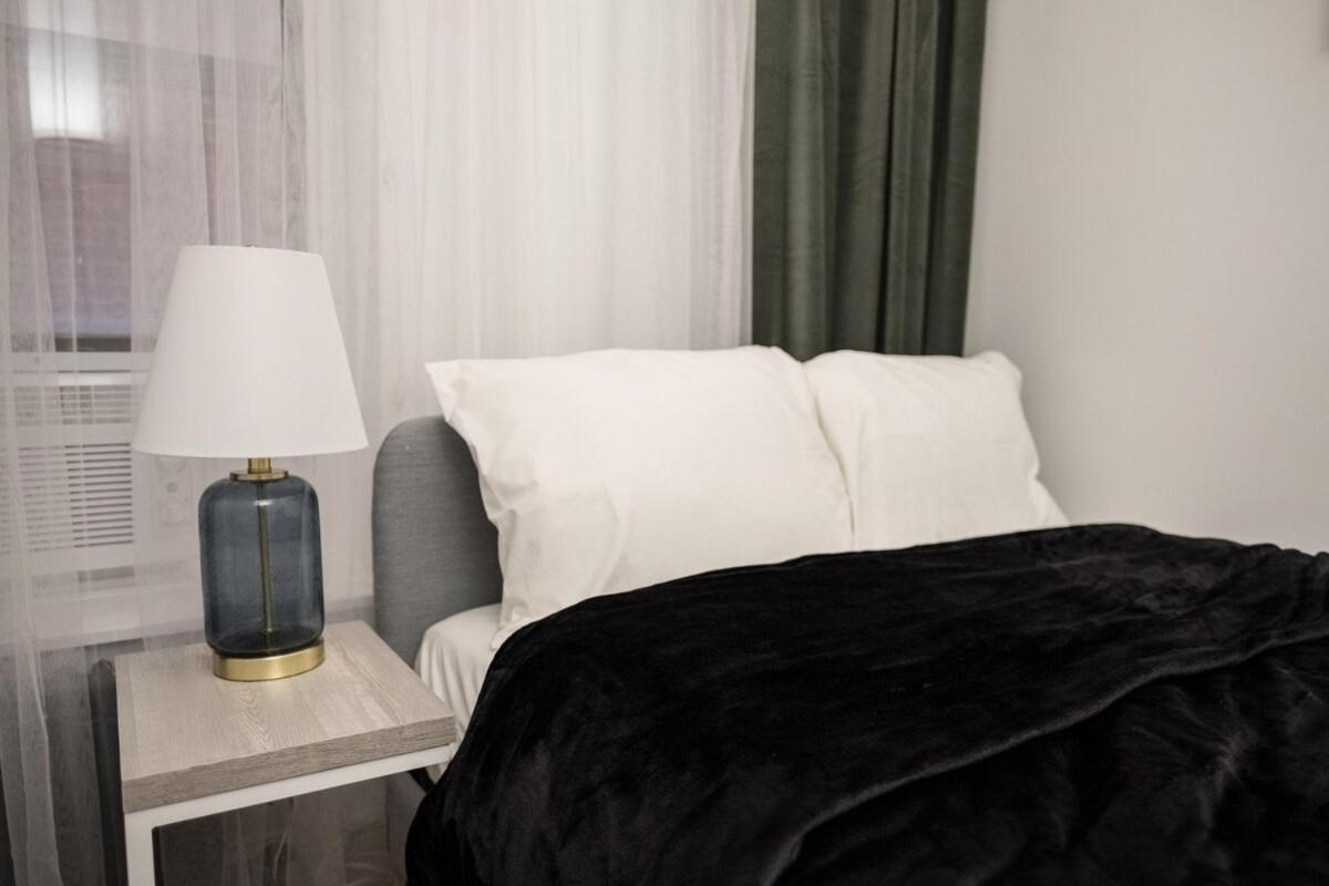 Appartement 4br Two Blocks To Park Elevator, Laundry, Virtual Doorman New York