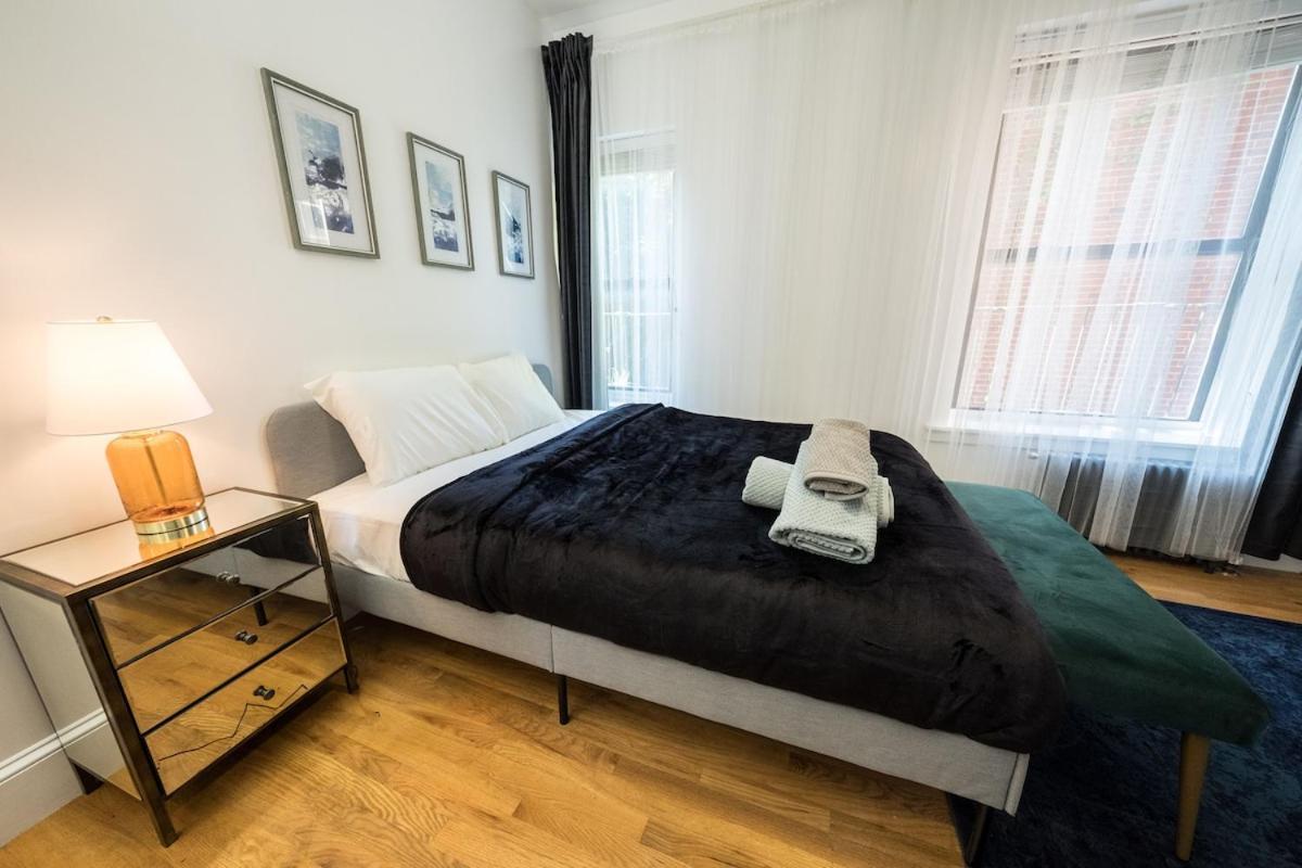 Appartement 4br Two Blocks To Park Elevator, Laundry, Virtual Doorman New York