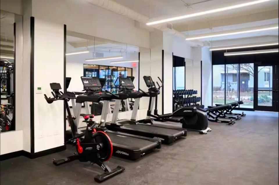 Appartement New Modern 2br W Fireplace & Fitness Lounge, Live Comfortably In East Harlem *