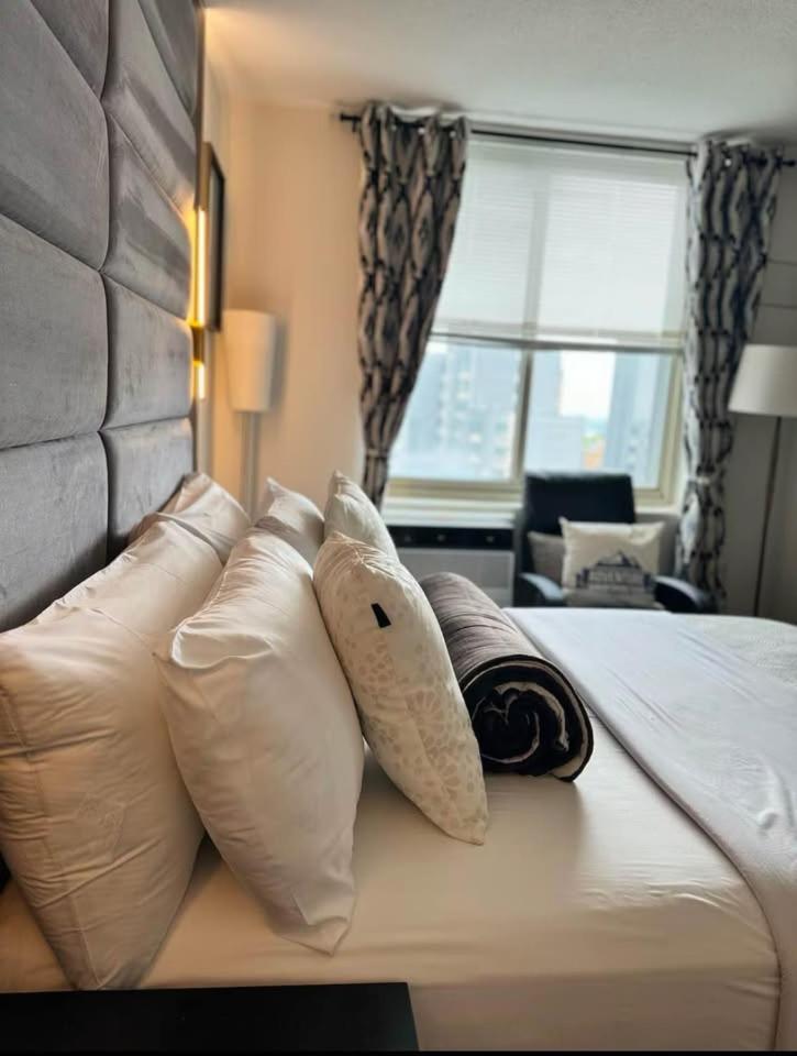New Chic & Cozy 1bd Near East River, Minutes From Park New York