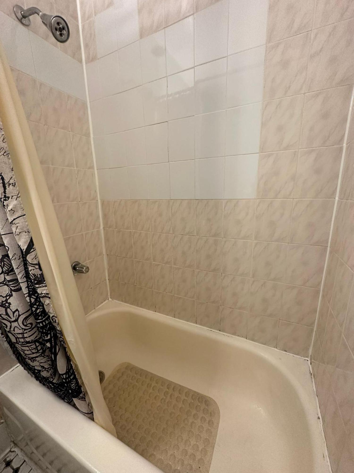 1 Bedroom Cozy Unit In Columbus Ave Appartement