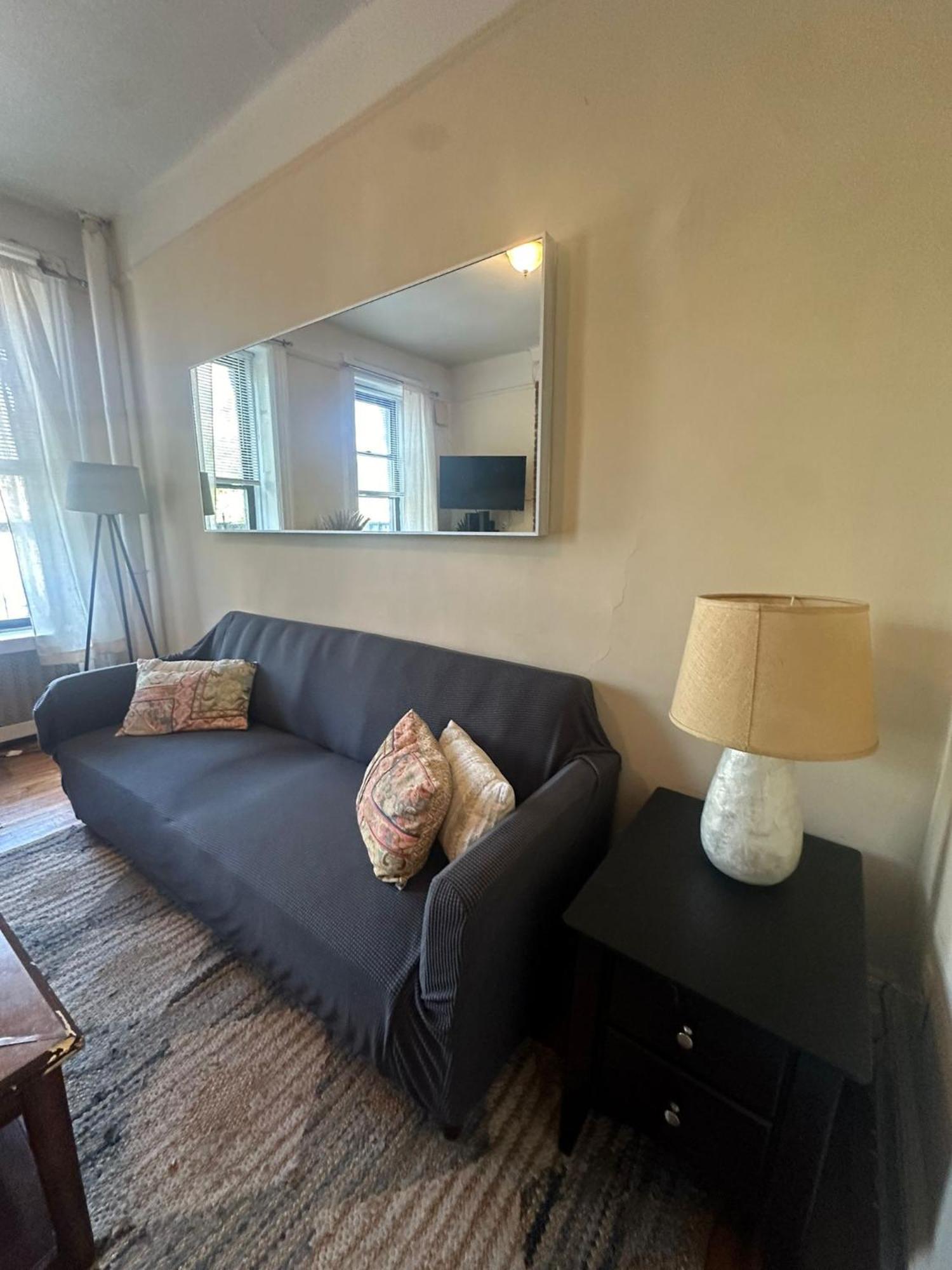 1 Bedroom Cozy Unit In Columbus Ave Appartement *