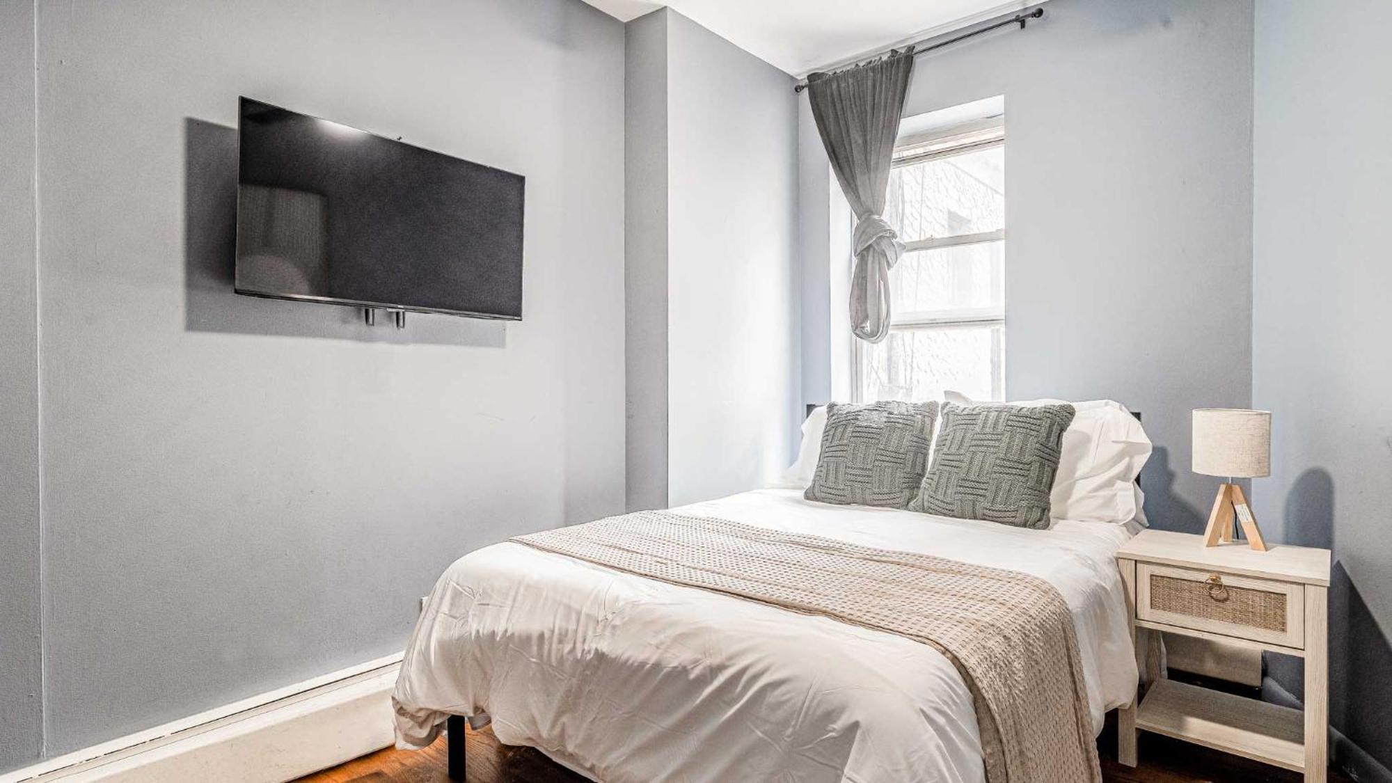 Elegant & Chic 4 Bdr & 1 Bth In Midtown Manhattan Appartement