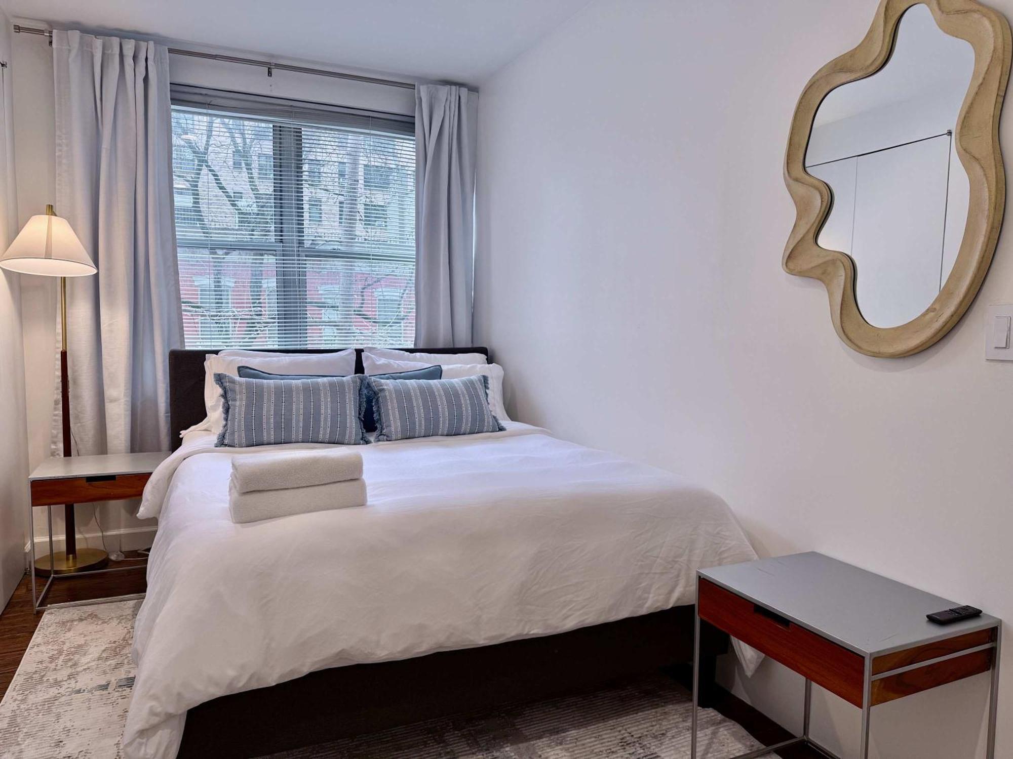 Designer In Diplomat District Appartement