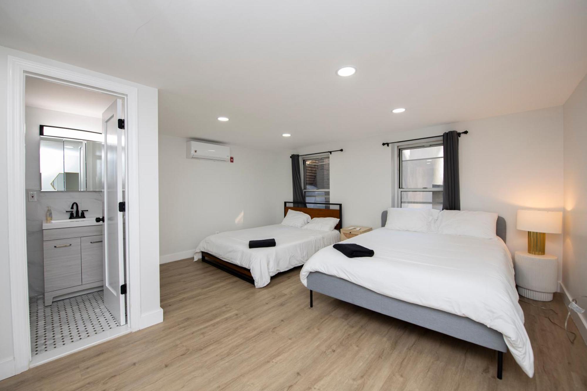 Sophisticated 4 Bedroom Duplex With Private Rooftop * New York