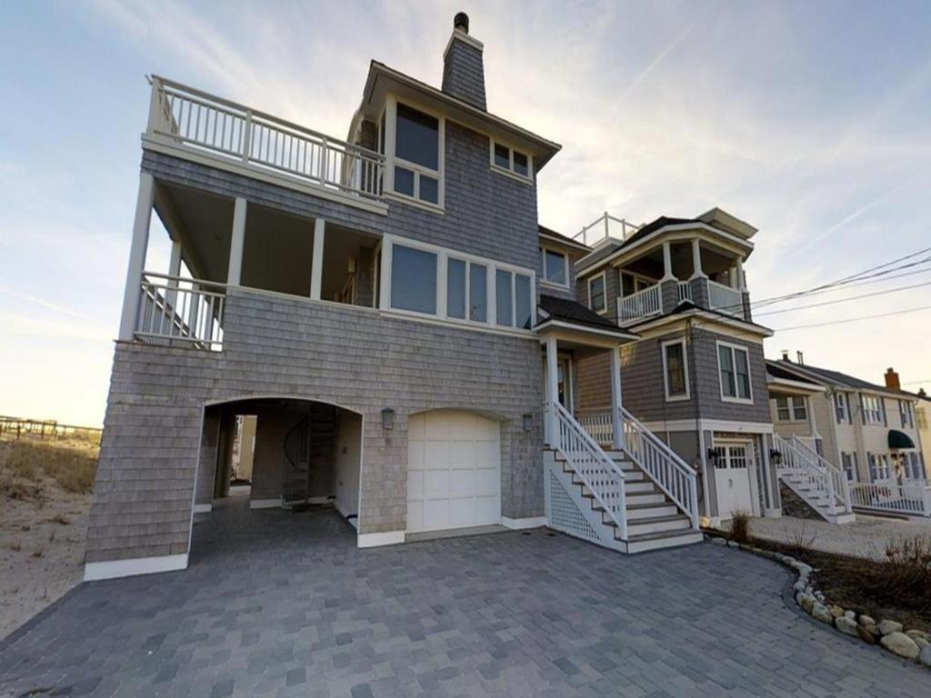 Hébergement de vacances Pet Friendly, Single Family, Ocean Front, Elevator, Badges, Wifi, Decks, Chairs, Oceanview, Keurig, Jacuzzi-jet Tub, O-s Shower, New York