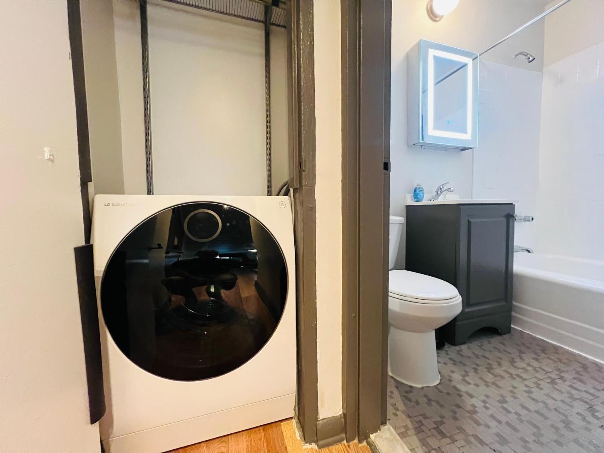 The Midtown Modern Apartment *