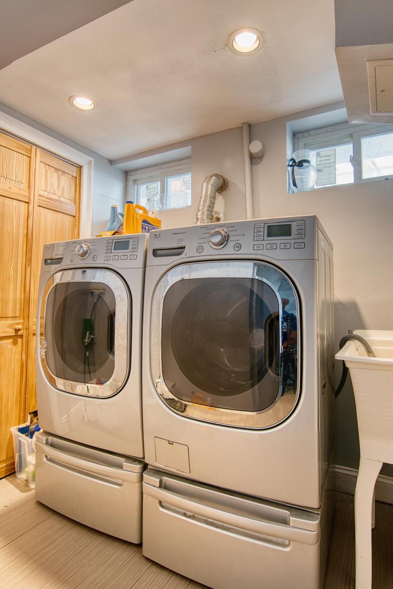 Prime Location, King Beds, Outdoor Space, Bbq Grill, Free Parking, Wifi, Luxe