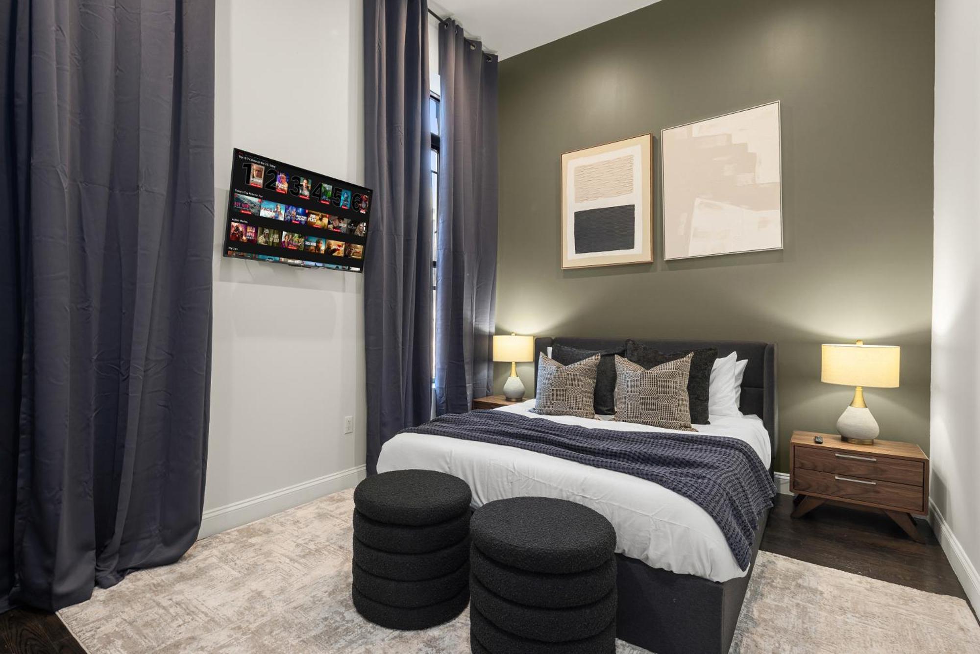 Stylish 3br Designer In Harlem With Parking New York