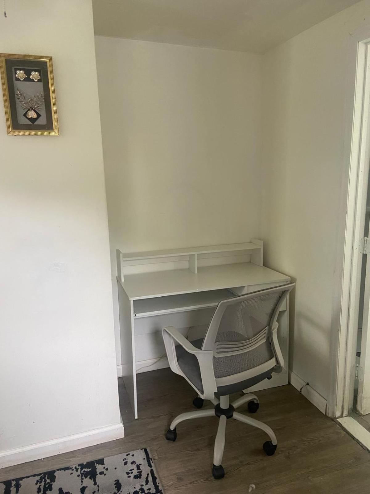 Accommodatie bij particulieren Cozy With Private Bathroom *