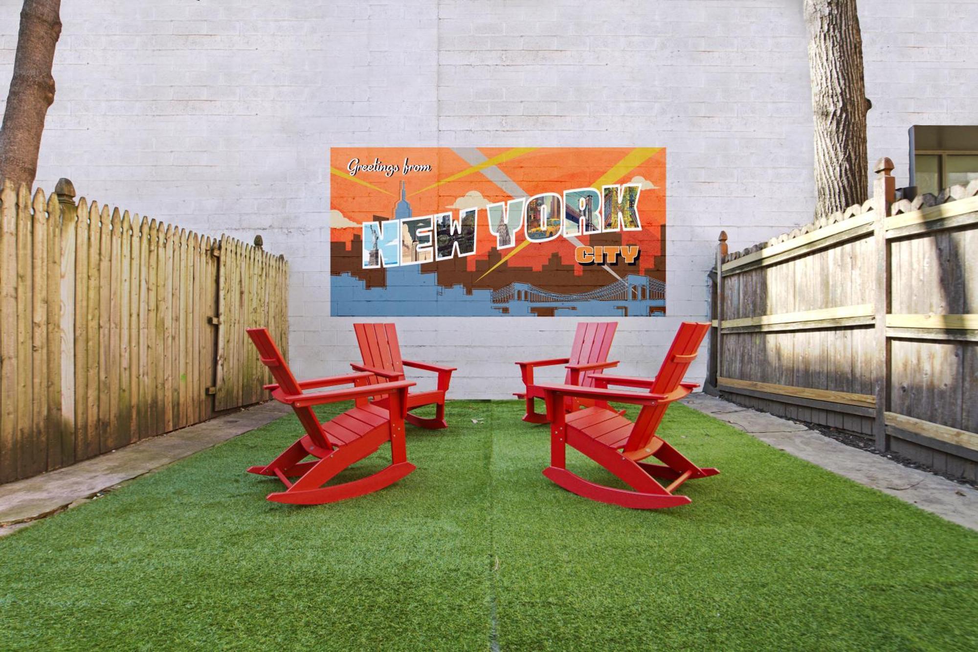 3br Nyc Brownstone Game Backyard Patio Apartamento