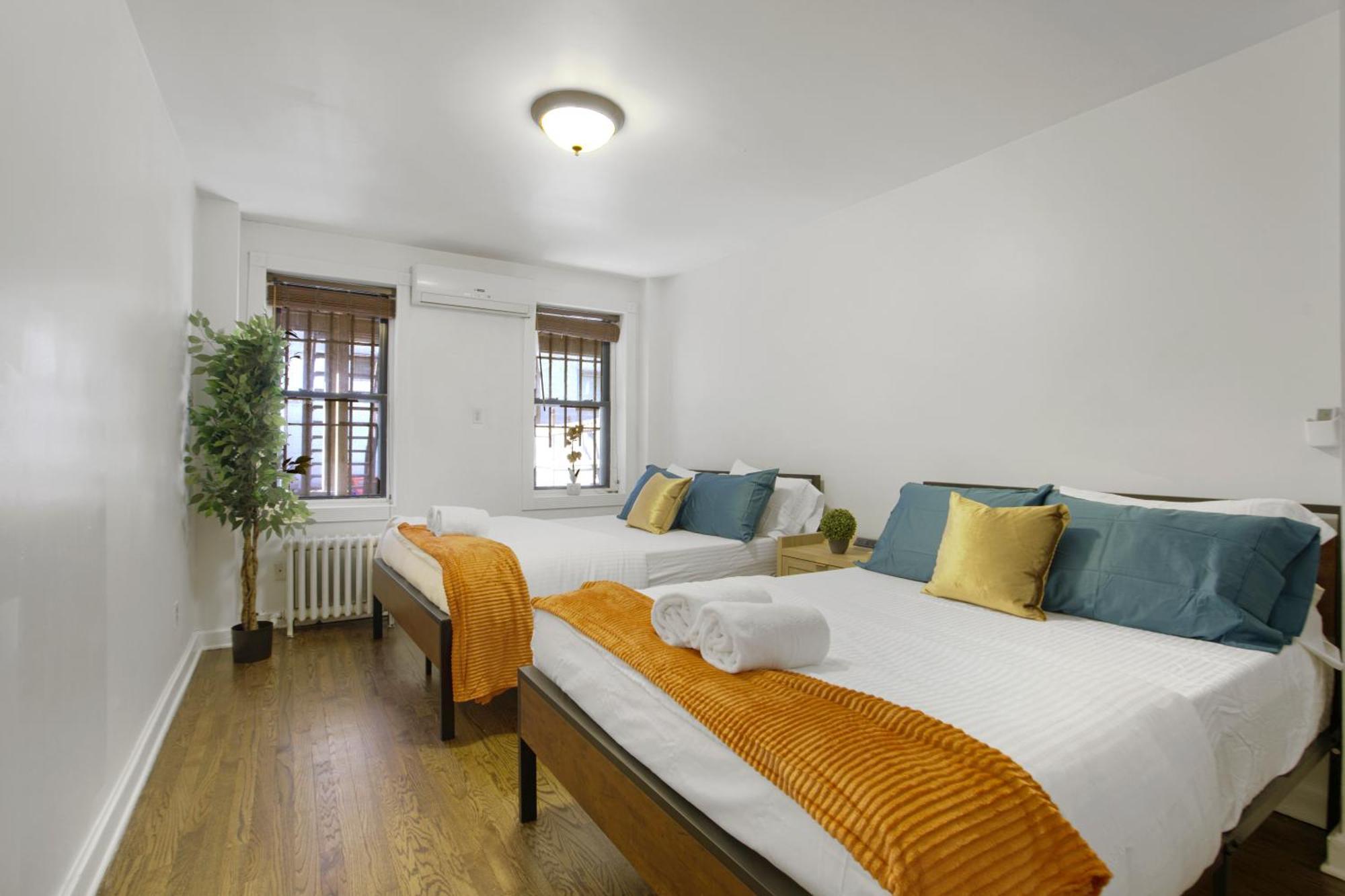 3br Nyc Brownstone Game Backyard Patio Apartamento *