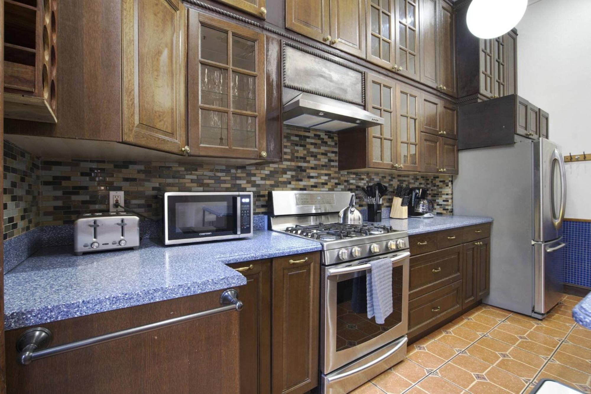 3br Nyc Brownstone Game Backyard Patio Apartamento *
