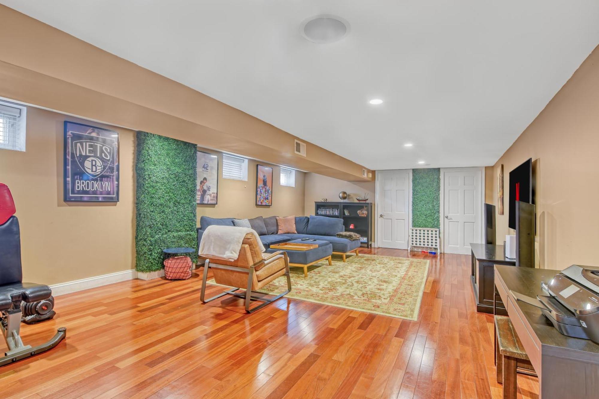 Prime Location, King Beds, Outdoor Space, Bbq Grill, Free Parking, Wifi, Luxe