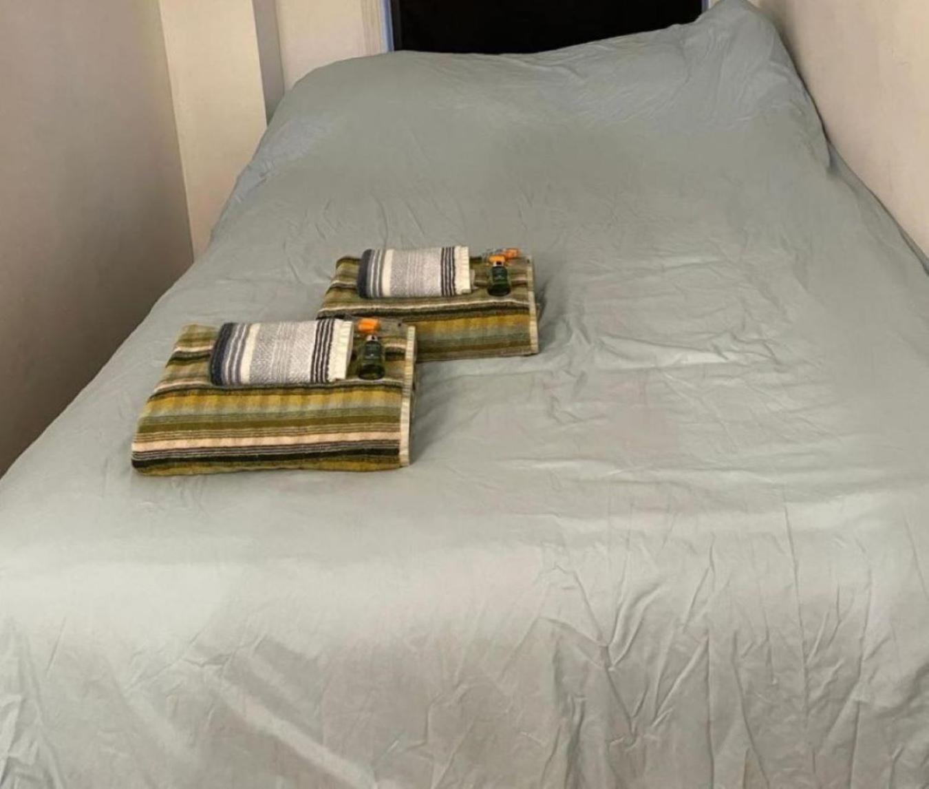 Homestay Large Triple Room In Williamsburg *