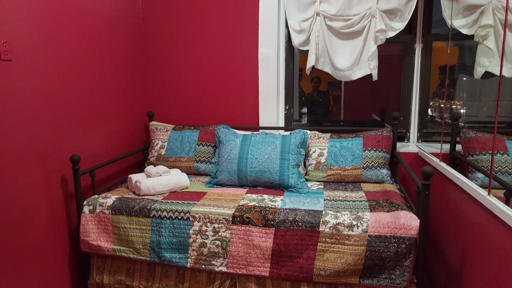 Oyo Bed And Breakfast Acomodação com café da manhã  Nova York
