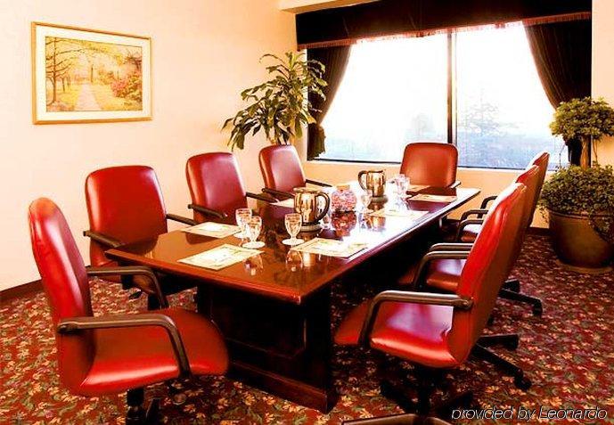 Courtyard By Marriott Laguardia Airport Hotel 3*
